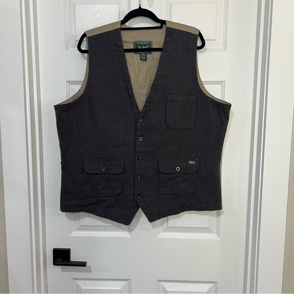 Men’s preppy wool rich vest- dress to impress